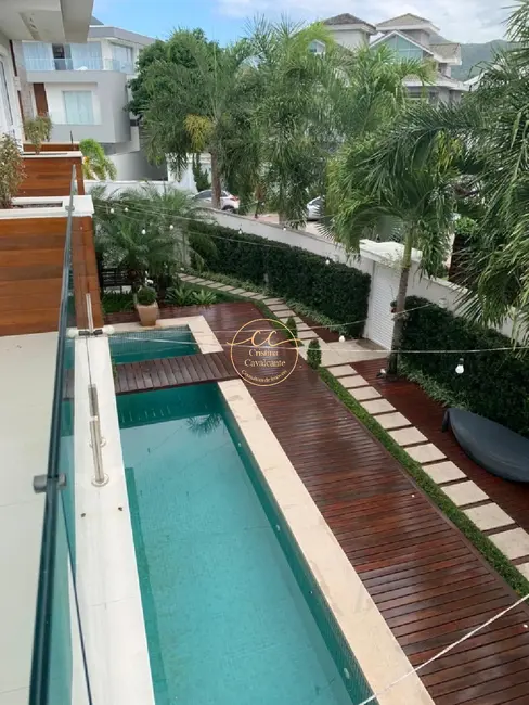 Casa de Condomínio com 4 quartos à venda, 380m2 em Recreio dos Bandeirantes, Rio De Janeiro - RJ - imagem 1 Foto 1 de Casa de Condomínio com 4 quartos à venda, 380m2 em Recreio dos Bandeirantes, Rio De Janeiro - RJ