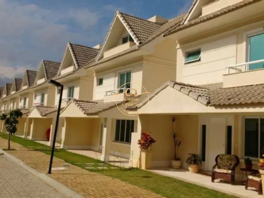 Casa de Condomínio com 3 quartos à venda, 180m2 em Recreio dos Bandeirantes, Rio De Janeiro - RJ - imagem 2 Foto 2 de Casa de Condomínio com 3 quartos à venda, 180m2 em Recreio dos Bandeirantes, Rio De Janeiro - RJ