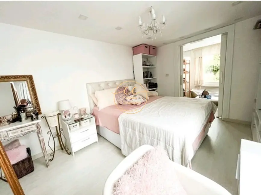 Casa de Condomínio com 5 quartos à venda, 348m2 em Barra da Tijuca, Rio De Janeiro - RJ - imagem 8 Foto 8 de Casa de Condomínio com 5 quartos à venda, 348m2 em Barra da Tijuca, Rio De Janeiro - RJ