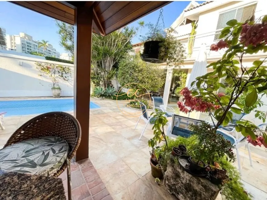 Casa de Condomínio com 5 quartos à venda, 348m2 em Barra da Tijuca, Rio De Janeiro - RJ - imagem 4 Foto 4 de Casa de Condomínio com 5 quartos à venda, 348m2 em Barra da Tijuca, Rio De Janeiro - RJ