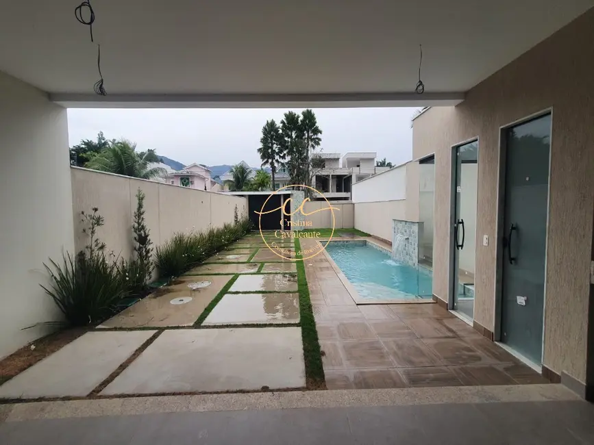 Casa de Condomínio com 5 quartos à venda, 380m2 em Barra da Tijuca, Rio De Janeiro - RJ - imagem 3 Foto 3 de Casa de Condomínio com 5 quartos à venda, 380m2 em Barra da Tijuca, Rio De Janeiro - RJ