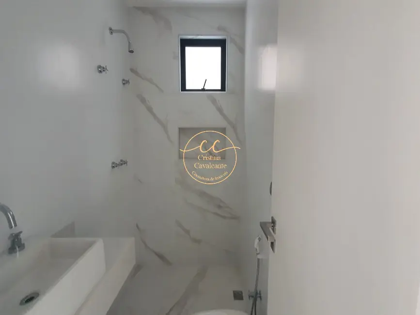 Casa de Condomínio com 5 quartos à venda, 380m2 em Barra da Tijuca, Rio De Janeiro - RJ - imagem 8 Foto 8 de Casa de Condomínio com 5 quartos à venda, 380m2 em Barra da Tijuca, Rio De Janeiro - RJ