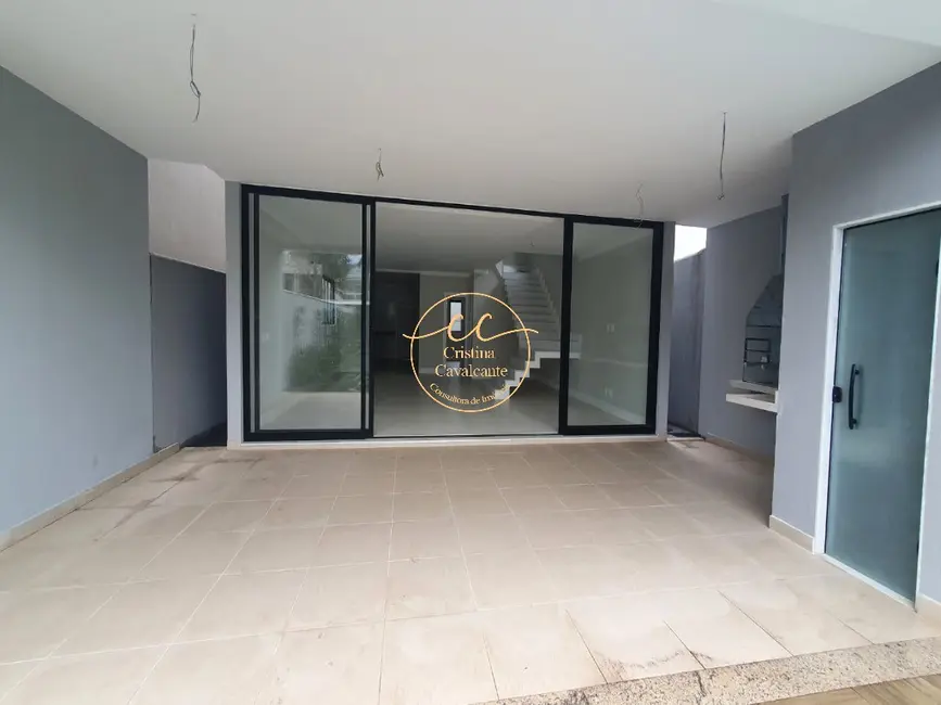 Casa de Condomínio com 4 quartos à venda, 380m2 em Barra da Tijuca, Rio De Janeiro - RJ - imagem 5 Foto 5 de Casa de Condomínio com 4 quartos à venda, 380m2 em Barra da Tijuca, Rio De Janeiro - RJ