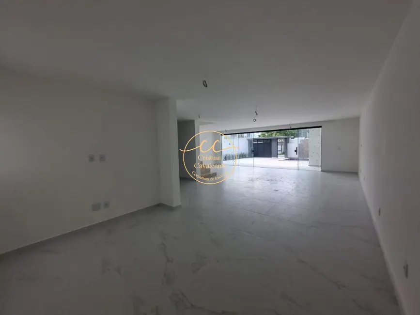 Casa de Condomínio com 3 quartos à venda, 370m2 em Recreio dos Bandeirantes, Rio De Janeiro - RJ - imagem 4 Foto 4 de Casa de Condomínio com 3 quartos à venda, 370m2 em Recreio dos Bandeirantes, Rio De Janeiro - RJ