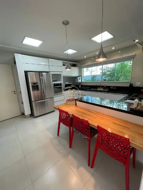 Casa de Condomínio com 5 quartos à venda, 490m2 em Barra da Tijuca, Rio De Janeiro - RJ - imagem 7 Foto 7 de Casa de Condomínio com 5 quartos à venda, 490m2 em Barra da Tijuca, Rio De Janeiro - RJ