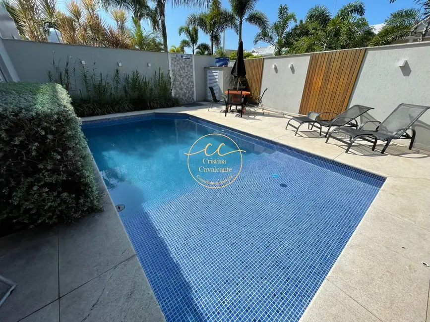 Casa de Condomínio com 5 quartos à venda, 490m2 em Barra da Tijuca, Rio De Janeiro - RJ - imagem 3 Foto 3 de Casa de Condomínio com 5 quartos à venda, 490m2 em Barra da Tijuca, Rio De Janeiro - RJ