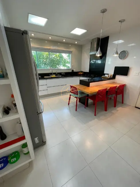 Casa de Condomínio com 5 quartos à venda, 490m2 em Barra da Tijuca, Rio De Janeiro - RJ - imagem 8 Foto 8 de Casa de Condomínio com 5 quartos à venda, 490m2 em Barra da Tijuca, Rio De Janeiro - RJ