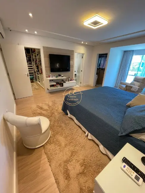 Casa de Condomínio com 5 quartos à venda, 490m2 em Barra da Tijuca, Rio De Janeiro - RJ - imagem 9 Foto 9 de Casa de Condomínio com 5 quartos à venda, 490m2 em Barra da Tijuca, Rio De Janeiro - RJ