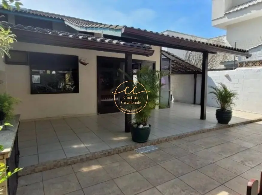 Casa de Condomínio com 3 quartos à venda, 150m2 em Vargem Grande, Rio De Janeiro - RJ - imagem 1 Foto 1 de Casa de Condomínio com 3 quartos à venda, 150m2 em Vargem Grande, Rio De Janeiro - RJ