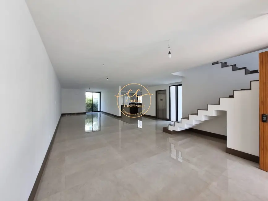 Casa de Condomínio com 4 quartos à venda, 469m2 em Recreio dos Bandeirantes, Rio De Janeiro - RJ - imagem 4 Foto 4 de Casa de Condomínio com 4 quartos à venda, 469m2 em Recreio dos Bandeirantes, Rio De Janeiro - RJ