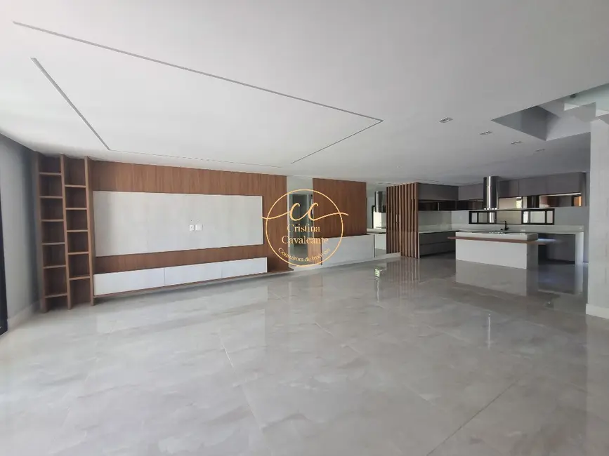 Casa de Condomínio com 5 quartos à venda, 498m2 em Recreio dos Bandeirantes, Rio De Janeiro - RJ - imagem 4 Foto 4 de Casa de Condomínio com 5 quartos à venda, 498m2 em Recreio dos Bandeirantes, Rio De Janeiro - RJ
