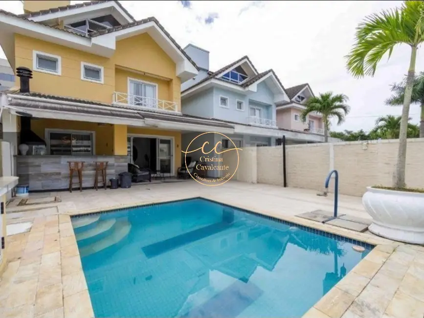 Foto 1 de Casa de Condomínio com 4 quartos à venda, 230m2 em Recreio dos Bandeirantes, Rio De Janeiro - RJ