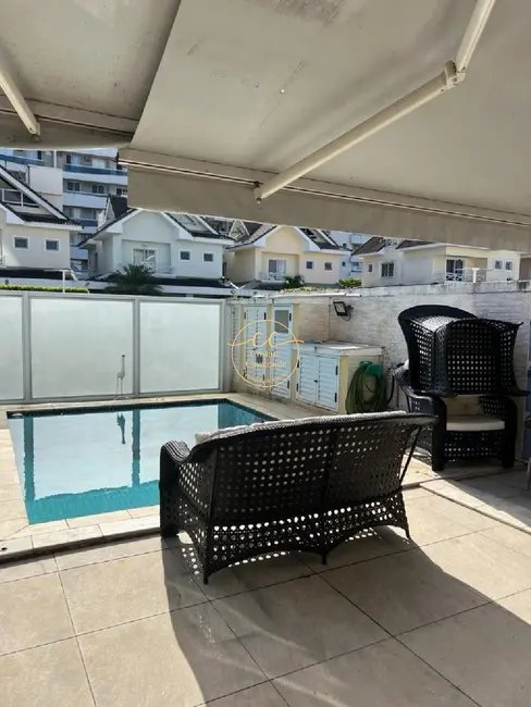 Casa de Condomínio com 4 quartos à venda, 230m2 em Recreio dos Bandeirantes, Rio De Janeiro - RJ - imagem 1 Foto 1 de Casa de Condomínio com 4 quartos à venda, 230m2 em Recreio dos Bandeirantes, Rio De Janeiro - RJ