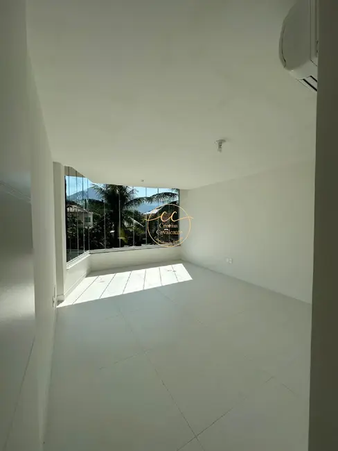 Casa de Condomínio com 4 quartos à venda, 362m2 em Barra da Tijuca, Rio De Janeiro - RJ - imagem 5 Foto 5 de Casa de Condomínio com 4 quartos à venda, 362m2 em Barra da Tijuca, Rio De Janeiro - RJ