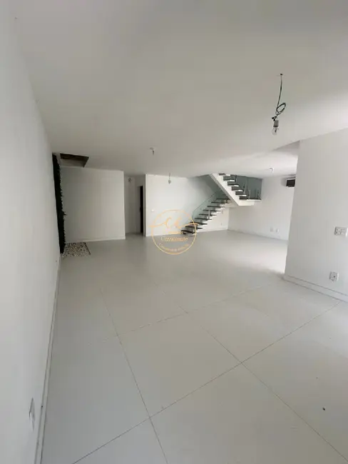 Casa de Condomínio com 4 quartos à venda, 362m2 em Barra da Tijuca, Rio De Janeiro - RJ - imagem 3 Foto 3 de Casa de Condomínio com 4 quartos à venda, 362m2 em Barra da Tijuca, Rio De Janeiro - RJ