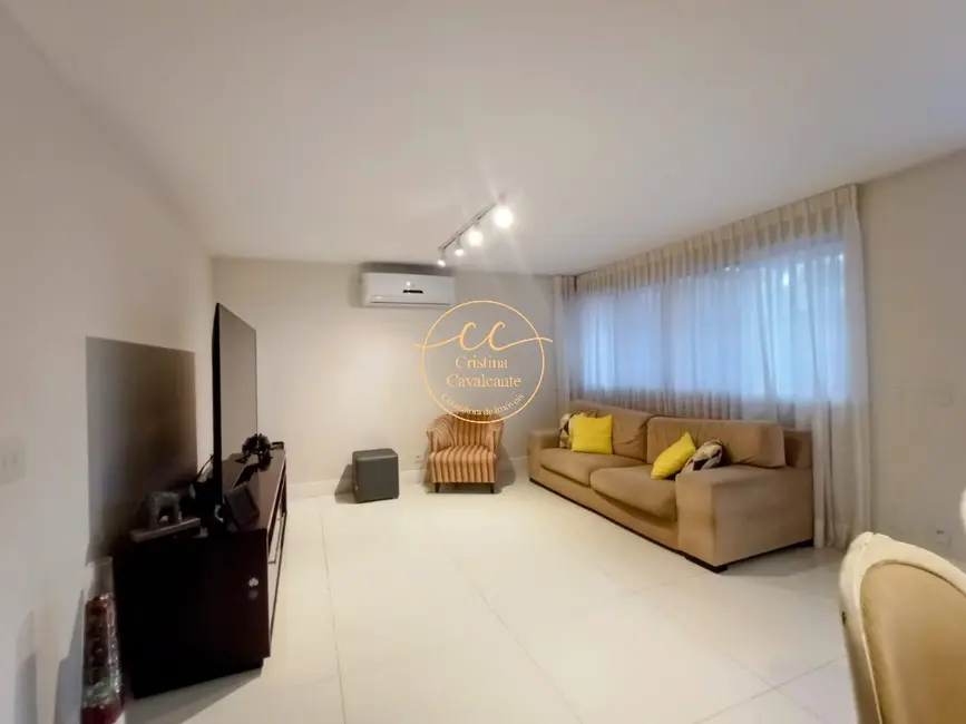 Casa de Condomínio com 5 quartos à venda, 209m2 em Recreio dos Bandeirantes, Rio De Janeiro - RJ - imagem 4 Foto 4 de Casa de Condomínio com 5 quartos à venda, 209m2 em Recreio dos Bandeirantes, Rio De Janeiro - RJ