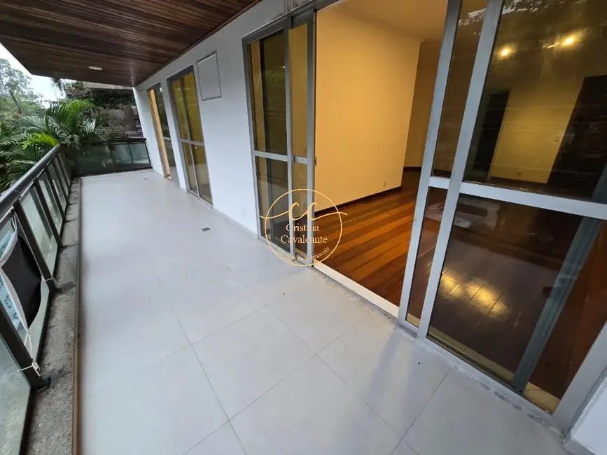Apartamento com 3 quartos à venda, 132m2 em Barra da Tijuca, Rio De Janeiro - RJ - imagem 4 Foto 4 de Apartamento com 3 quartos à venda, 132m2 em Barra da Tijuca, Rio De Janeiro - RJ