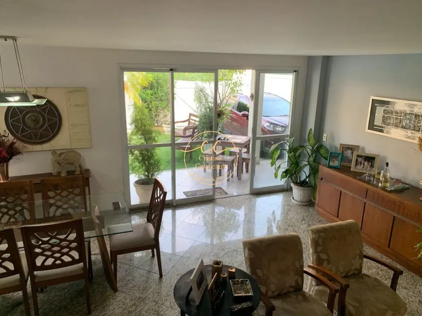 Casa de Condomínio com 4 quartos à venda, 200m2 em Recreio dos Bandeirantes, Rio De Janeiro - RJ - imagem 3 Foto 3 de Casa de Condomínio com 4 quartos à venda, 200m2 em Recreio dos Bandeirantes, Rio De Janeiro - RJ