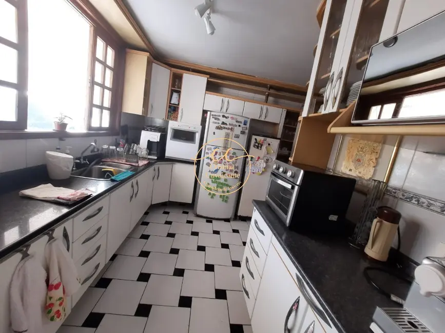 Casa de Condomínio com 3 quartos à venda, 380m2 em Anil, Rio De Janeiro - RJ - imagem 6 Foto 6 de Casa de Condomínio com 3 quartos à venda, 380m2 em Anil, Rio De Janeiro - RJ