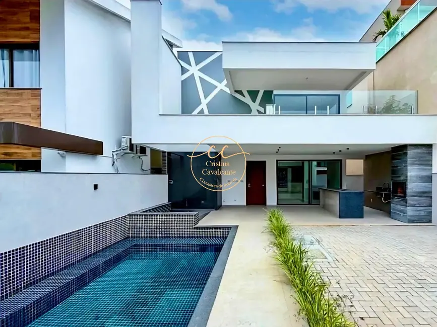 Casa de Condomínio com 4 quartos à venda, 283m2 em Recreio dos Bandeirantes, Rio De Janeiro - RJ - imagem 1 Foto 1 de Casa de Condomínio com 4 quartos à venda, 283m2 em Recreio dos Bandeirantes, Rio De Janeiro - RJ