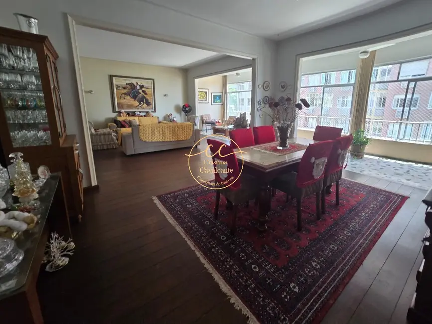 Apartamento com 4 quartos à venda, 235m2 em Copacabana, Rio De Janeiro - RJ - imagem 1 Foto 1 de Apartamento com 4 quartos à venda, 235m2 em Copacabana, Rio De Janeiro - RJ