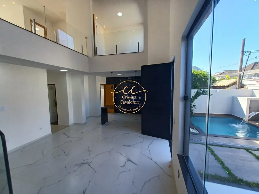 Casa de Condomínio com 4 quartos à venda, 212m2 em Vargem Pequena, Rio De Janeiro - RJ - imagem 3 Foto 3 de Casa de Condomínio com 4 quartos à venda, 212m2 em Vargem Pequena, Rio De Janeiro - RJ