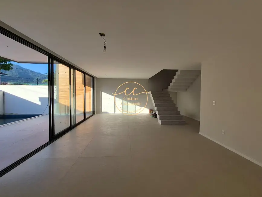 Foto 3 de Casa de Condomínio com 4 quartos à venda, 280m2 em Vargem Pequena, Rio De Janeiro - RJ