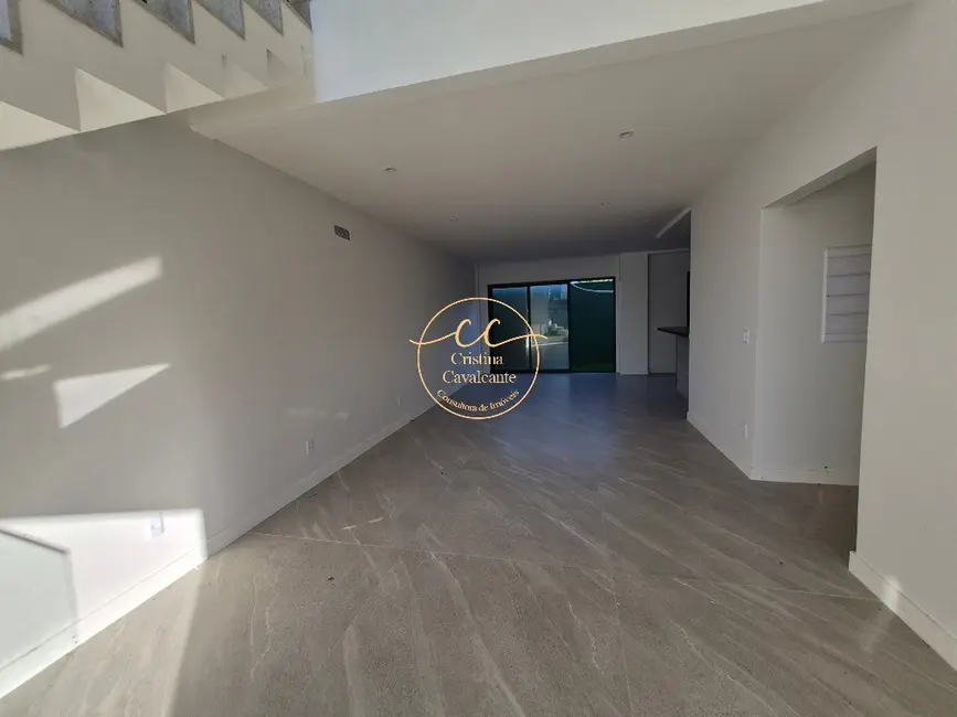 Foto 2 de Casa de Condomínio com 3 quartos à venda, 250m2 em Vargem Pequena, Rio De Janeiro - RJ