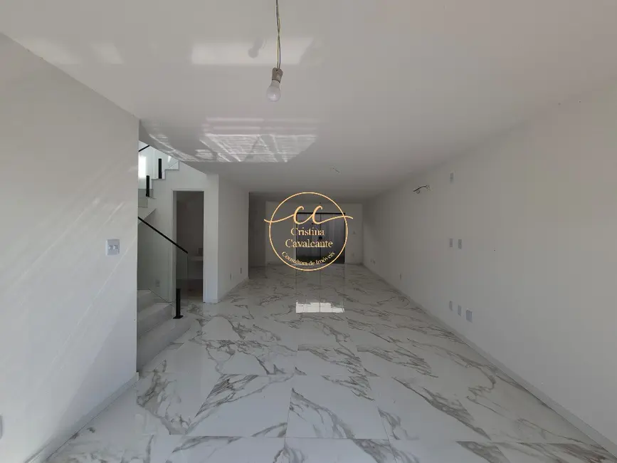Foto 2 de Casa de Condomínio com 3 quartos à venda, 150m2 em Vargem Pequena, Rio De Janeiro - RJ