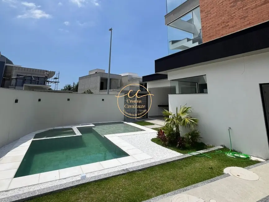 Foto 1 de Casa de Condomínio com 3 quartos à venda, 240m2 em Vargem Pequena, Rio De Janeiro - RJ