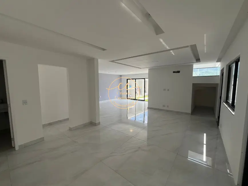 Foto 3 de Casa de Condomínio com 3 quartos à venda, 240m2 em Vargem Pequena, Rio De Janeiro - RJ
