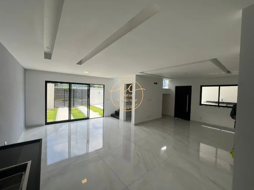 Foto 2 de Casa de Condomínio com 3 quartos à venda, 240m2 em Vargem Pequena, Rio De Janeiro - RJ