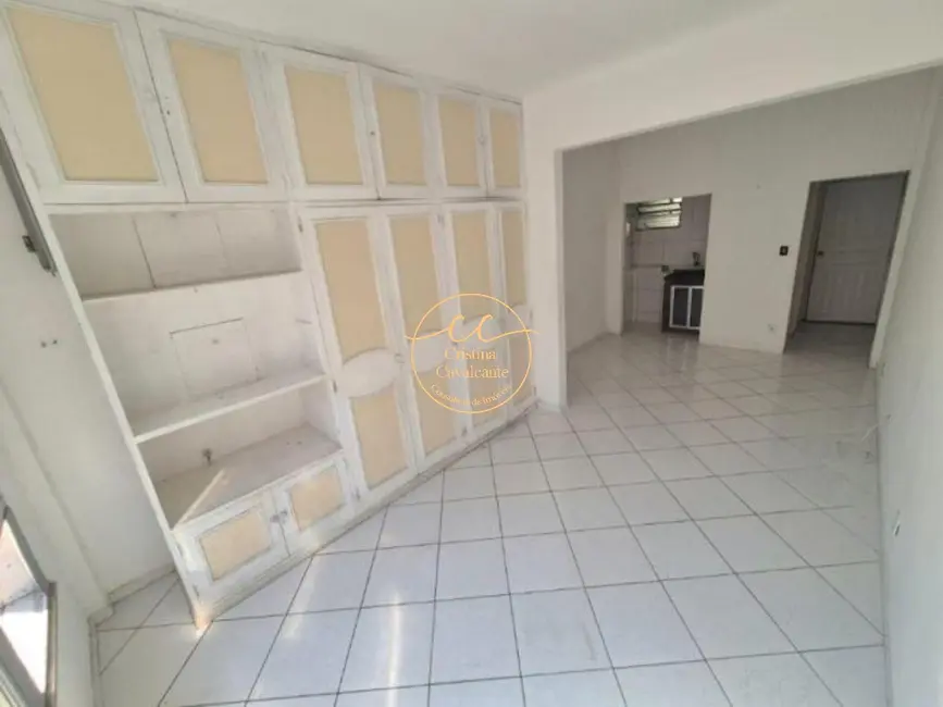 Apartamento com 1 quarto à venda, 34m2 em Copacabana, Rio De Janeiro - RJ - imagem 2 Foto 2 de Apartamento com 1 quarto à venda, 34m2 em Copacabana, Rio De Janeiro - RJ
