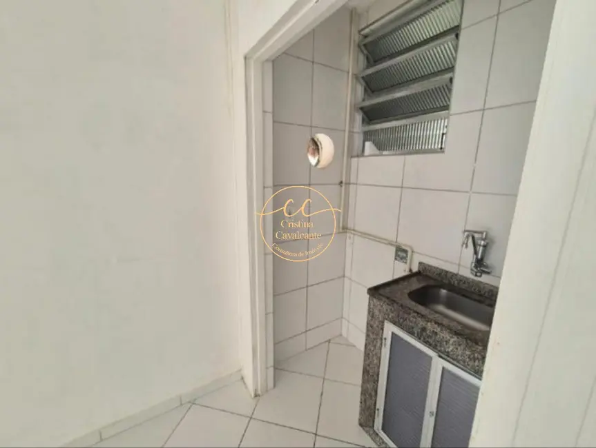 Apartamento com 1 quarto à venda, 34m2 em Copacabana, Rio De Janeiro - RJ - imagem 8 Foto 8 de Apartamento com 1 quarto à venda, 34m2 em Copacabana, Rio De Janeiro - RJ