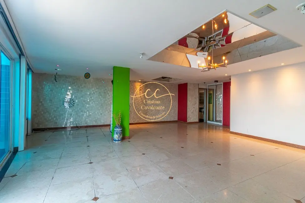 Apartamento com 4 quartos à venda, 425m2 em Copacabana, Rio De Janeiro - RJ - imagem 2 Foto 2 de Apartamento com 4 quartos à venda, 425m2 em Copacabana, Rio De Janeiro - RJ