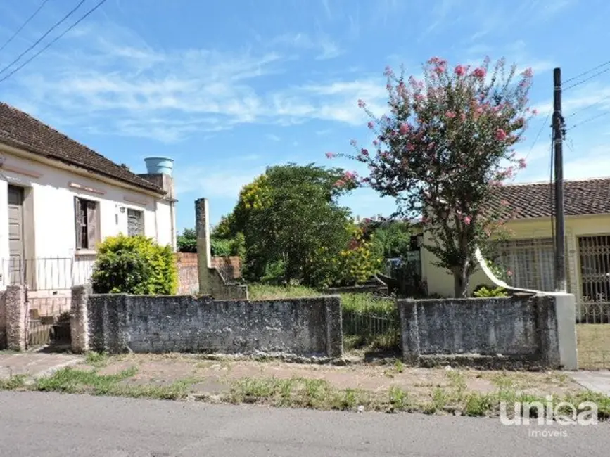 Foto 1 de Terreno / Lote à venda, 365m2 em Itararé, Santa Maria - RS