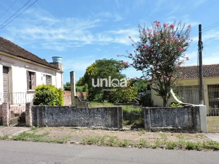 Foto 1 de Terreno / Lote à venda, 365m2 em Itararé, Santa Maria - RS