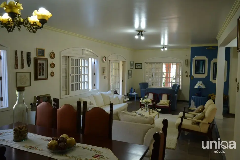 Foto 4 de Casa com 4 quartos à venda, 402m2 em Itararé, Santa Maria - RS