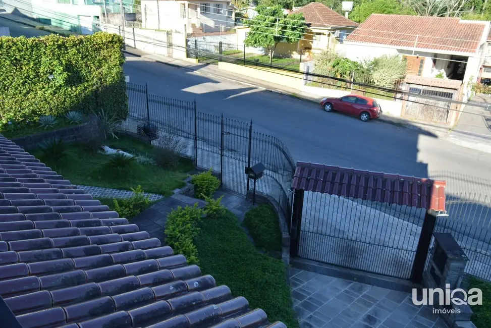 Foto 3 de Casa com 4 quartos à venda, 402m2 em Itararé, Santa Maria - RS