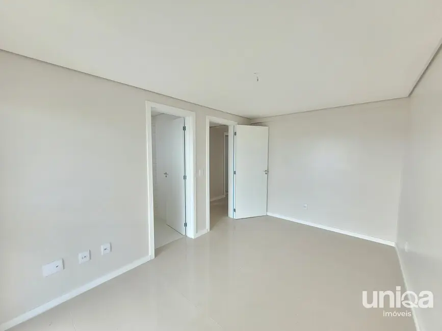 Cobertura com 4 quartos à venda, 200m2 em Nossa Senhora Medianeira, Santa Maria - RS - imagem 9 Foto 9 de Cobertura com 4 quartos à venda, 200m2 em Nossa Senhora Medianeira, Santa Maria - RS