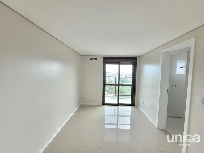 Cobertura com 4 quartos à venda, 200m2 em Nossa Senhora Medianeira, Santa Maria - RS - imagem 8 Foto 8 de Cobertura com 4 quartos à venda, 200m2 em Nossa Senhora Medianeira, Santa Maria - RS