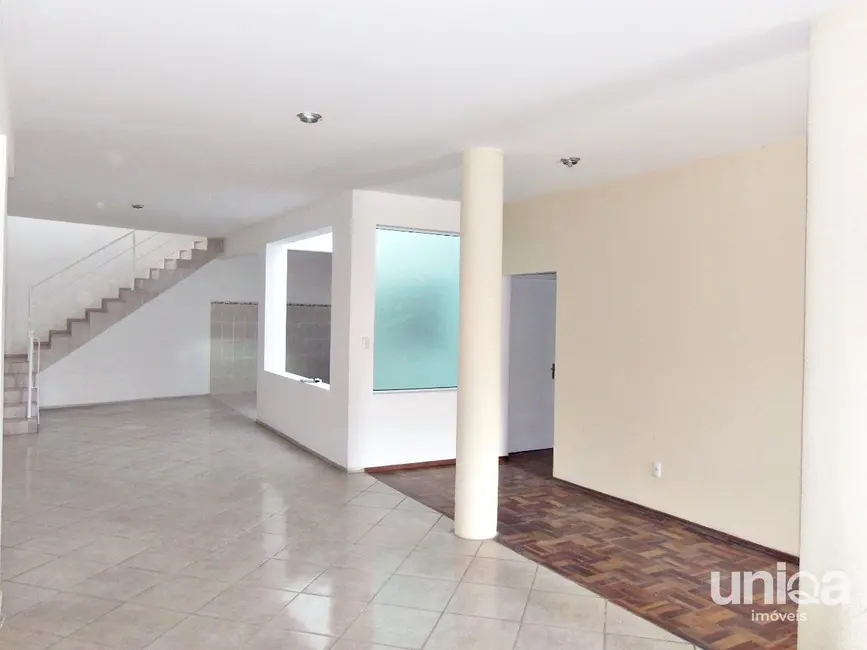 Foto 4 de Casa com 4 quartos à venda, 268m2 em Santa Maria - RS