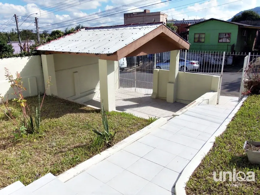 Foto 3 de Casa com 4 quartos à venda, 268m2 em Santa Maria - RS