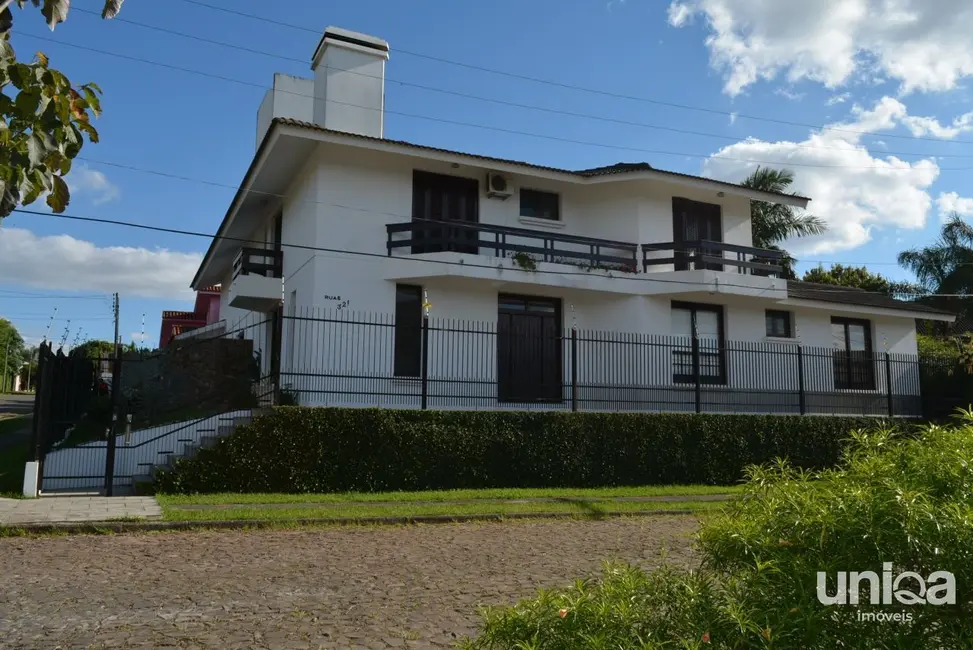 Casa com 5 quartos à venda, 465m2 em Camobi, Santa Maria - RS - imagem 1 Foto 1 de Casa com 5 quartos à venda, 465m2 em Camobi, Santa Maria - RS