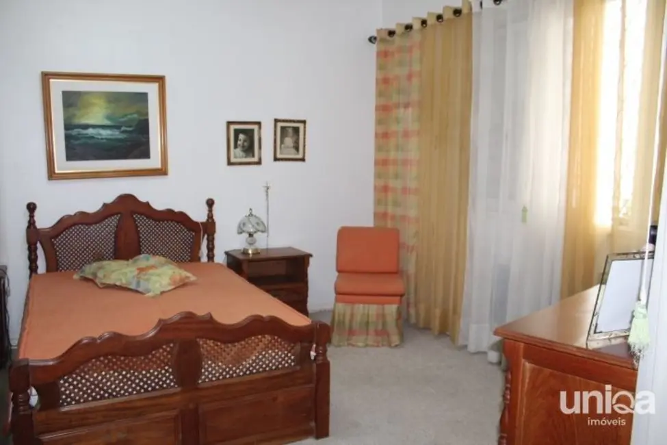 Casa com 3 quartos à venda, 255m2 em Menino Jesus, Santa Maria - RS - imagem 8 Foto 8 de Casa com 3 quartos à venda, 255m2 em Menino Jesus, Santa Maria - RS