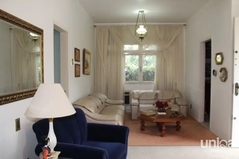 Casa com 3 quartos à venda, 255m2 em Menino Jesus, Santa Maria - RS - imagem 2 Foto 2 de Casa com 3 quartos à venda, 255m2 em Menino Jesus, Santa Maria - RS