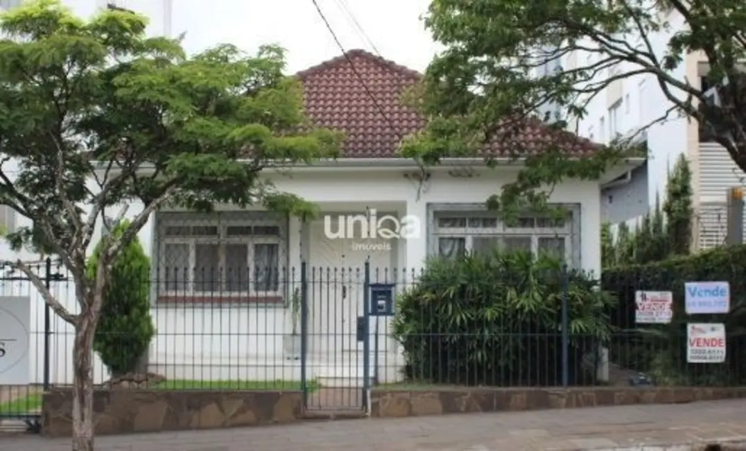 Foto 1 de Casa com 3 quartos à venda, 255m2 em Menino Jesus, Santa Maria - RS