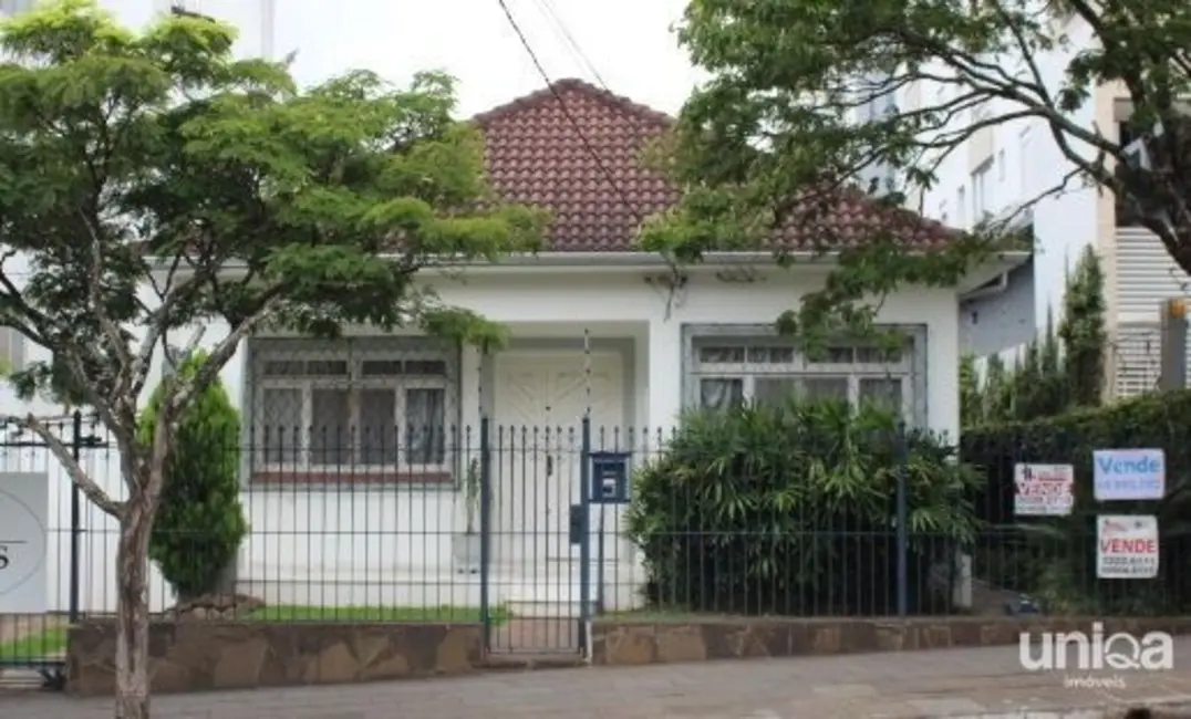 Casa com 3 quartos à venda, 255m2 em Menino Jesus, Santa Maria - RS - imagem 1 Foto 1 de Casa com 3 quartos à venda, 255m2 em Menino Jesus, Santa Maria - RS