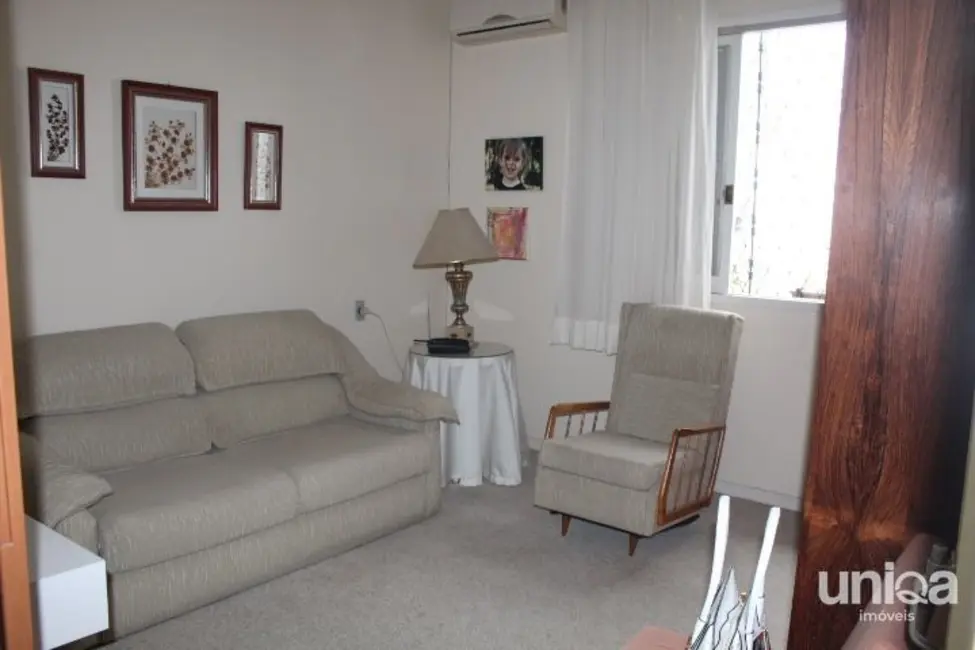 Casa com 3 quartos à venda, 255m2 em Menino Jesus, Santa Maria - RS - imagem 7 Foto 7 de Casa com 3 quartos à venda, 255m2 em Menino Jesus, Santa Maria - RS