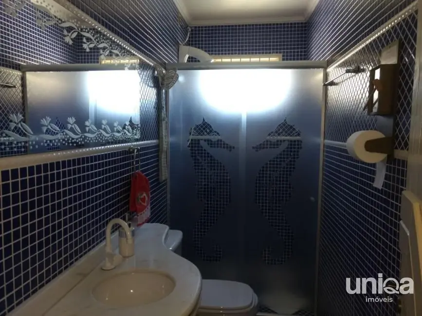 Casa com 5 quartos à venda, 280m2 em São José, Santa Maria - RS - imagem 8 Foto 8 de Casa com 5 quartos à venda, 280m2 em São José, Santa Maria - RS